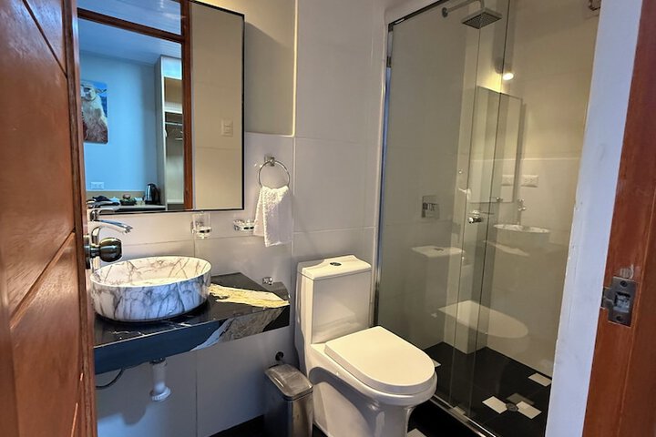 Room 42 of 100