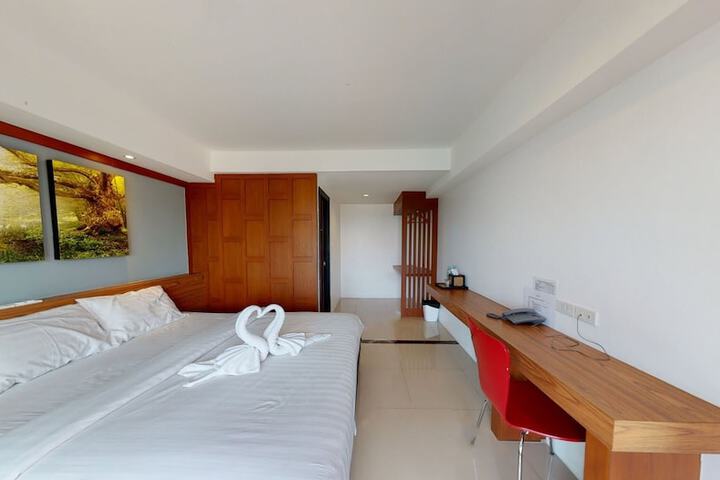 Room 55 of 181
