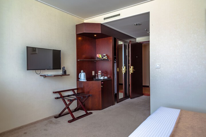 Room 23 of 61