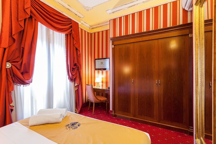 Room 18 of 137