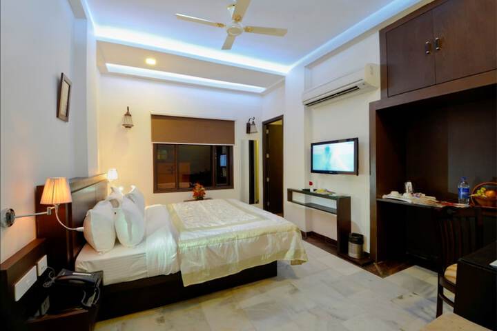 Room 8 of 26