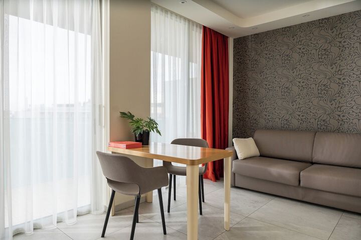 Room 40 of 153