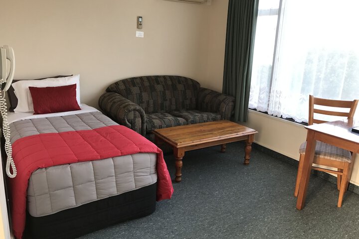 Room 47 of 100