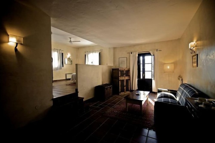 Room 12 of 36