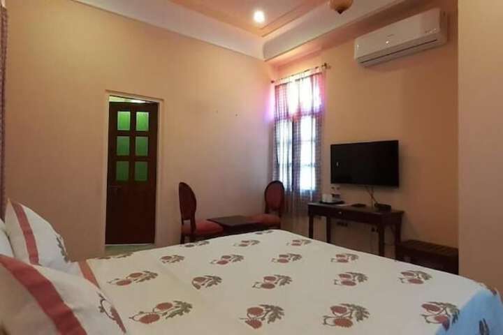 Room 7 of 23