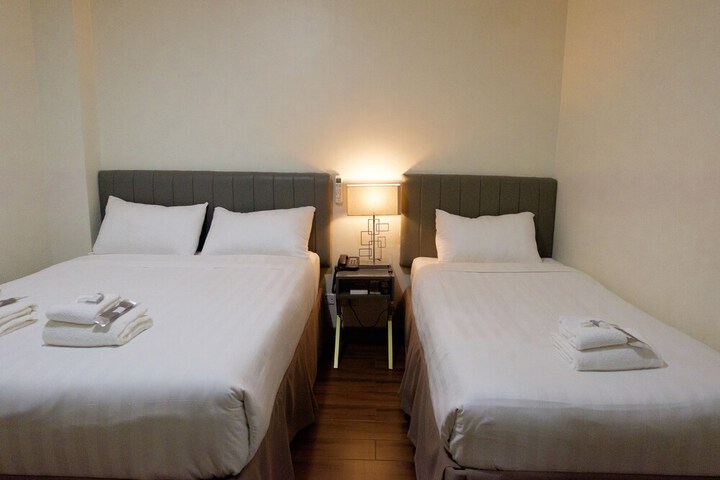 Room 16 of 70