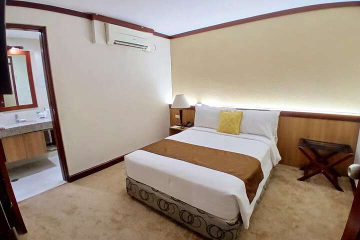Room 67 of 156