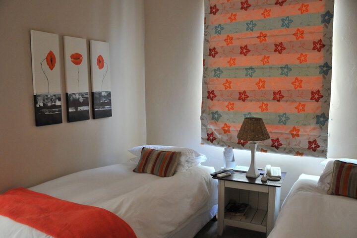 Room 4 of 74