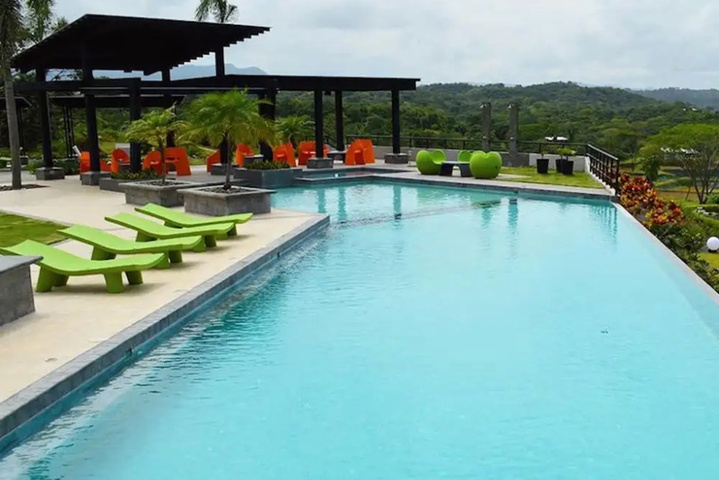 Pool 5 of 10