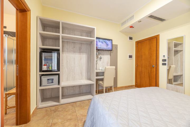 Room 28 of 88