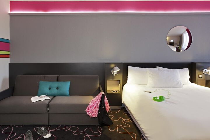 Room 21 of 45