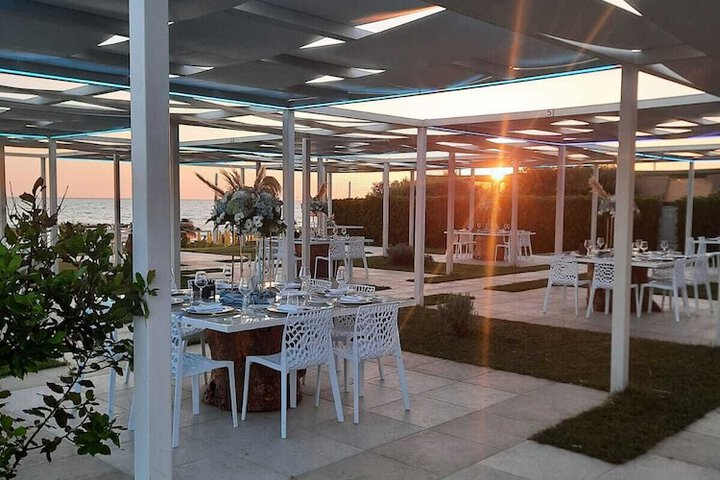 Hotel 54 of 64