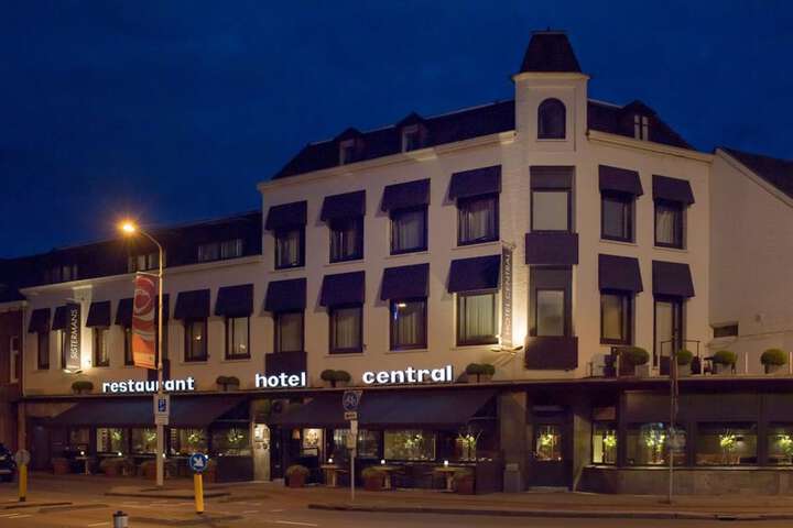 Exterior of Hotel Central Restaurant Sistermans
