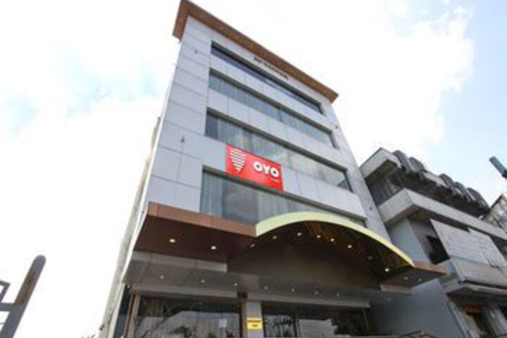 Oyo 1435 Hotel Millennium Plaza