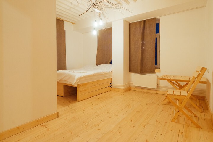 Room 15 of 26