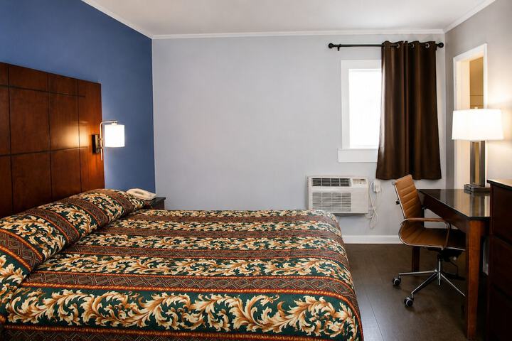 Room 3 of 43