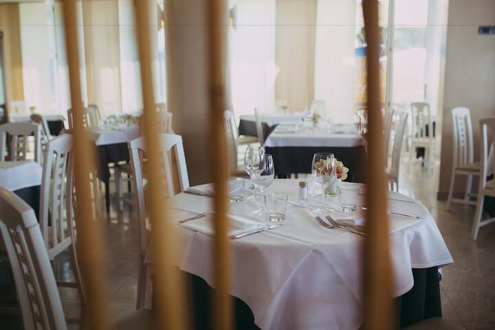 Dining 38 of 68