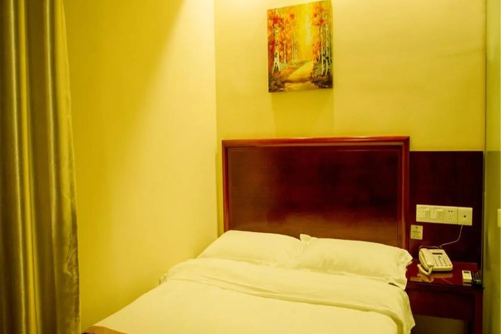 Room 8 of 16