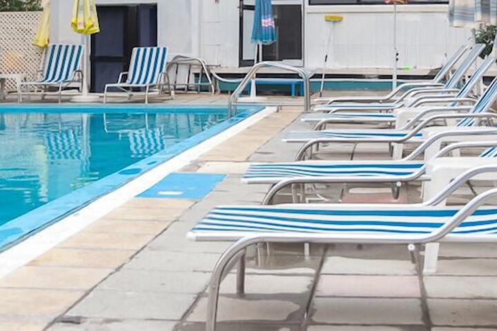 Hotel Pool
