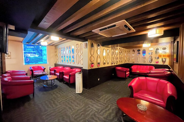 Dining 38 of 44