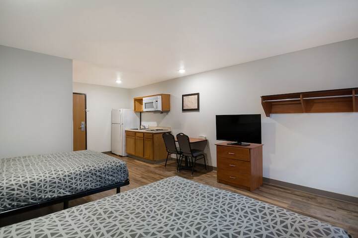 2 Double Beds (11 of 11)