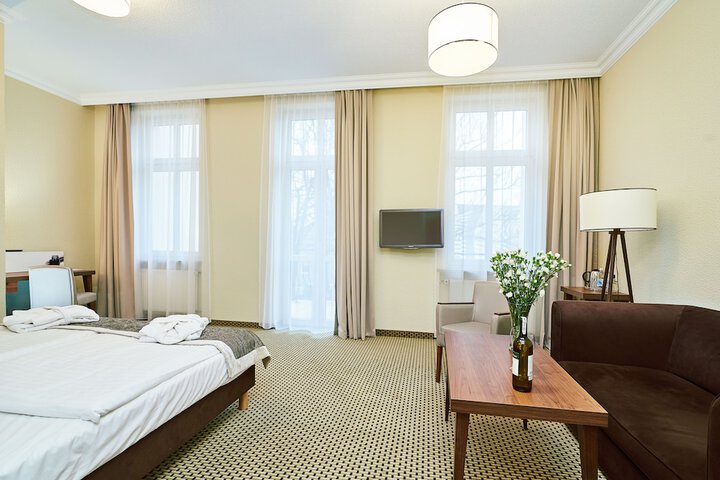 Room 32 of 71