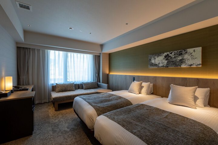 Room 13 of 40