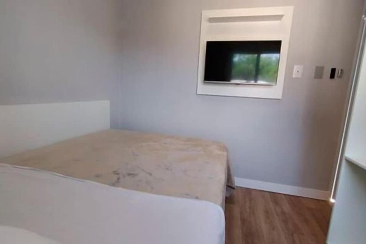 Room 21 of 35