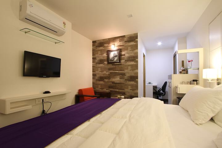Room 27 of 49