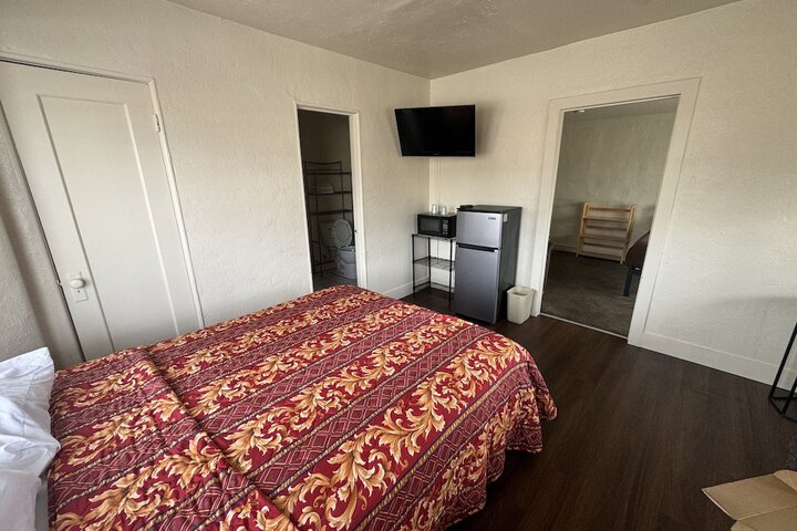 Basic Single Room (2 of 3)