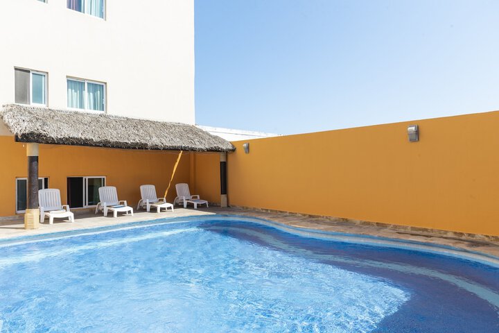 Pools & Facilities