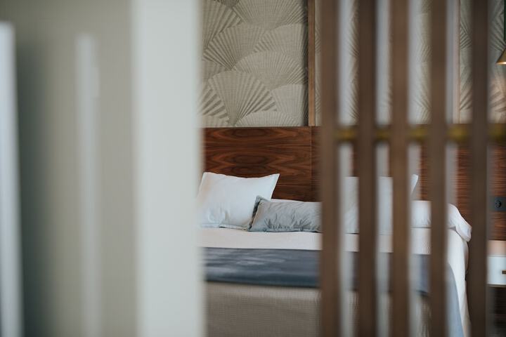 Room 35 of 168