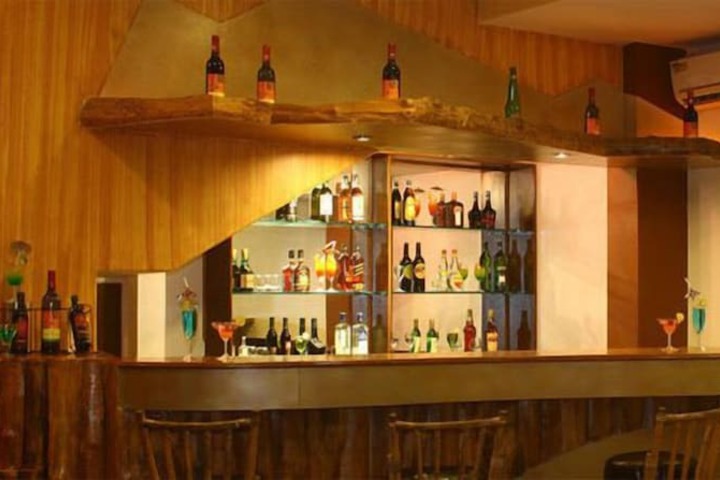 Lounge 16 of 20