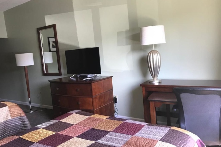 Room 8 of 19