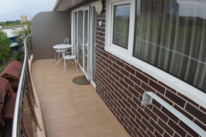 Hotel Exterior 158 of 158