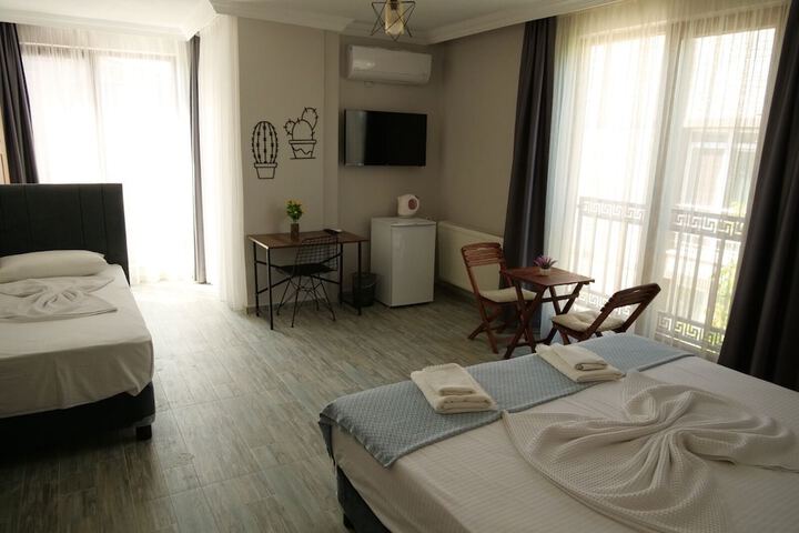 Room 6 of 37
