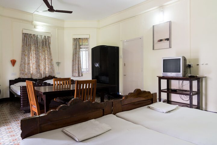 Room 2 of 26