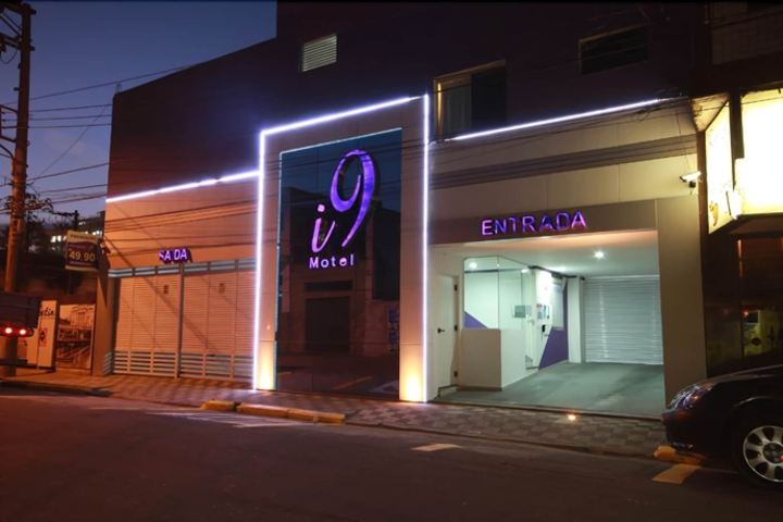 I9 MOTEL - ADULTS ONLY