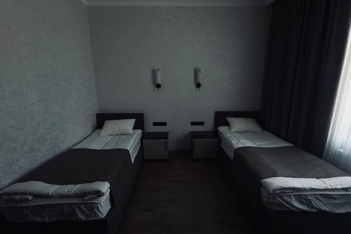 Room 2 of 10