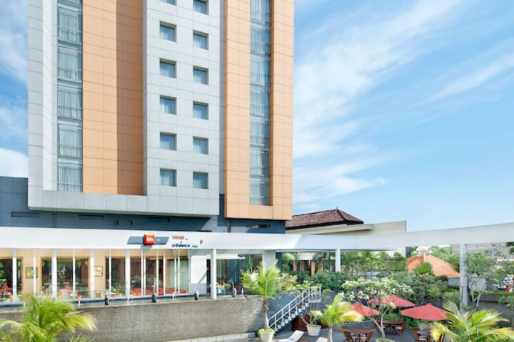 Pool Hotel