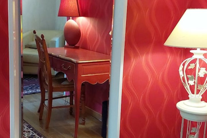 Room 8 of 71