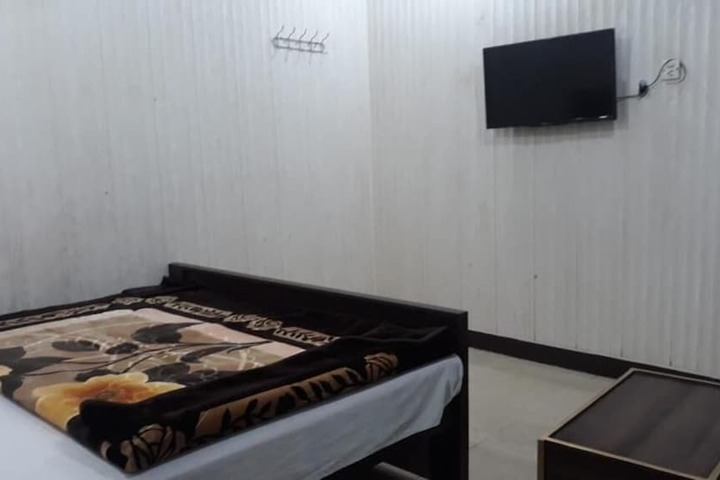 Room 6 of 40