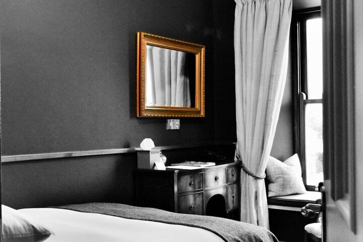 Room 2 of 38