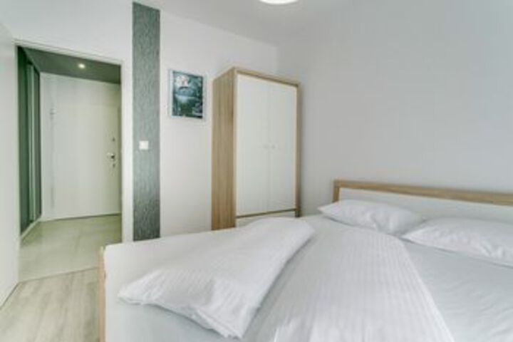 Room 36 of 177