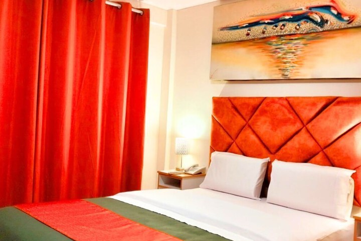 Room 66 of 284