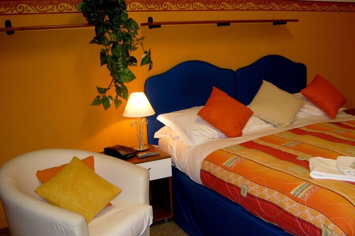 Room 12 of 20