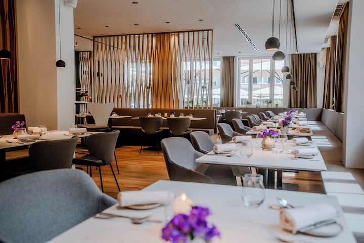 Dining 94 of 130