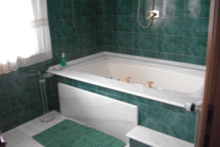 Room 15 of 36