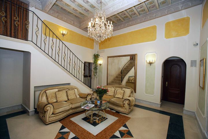 Guest Lobby