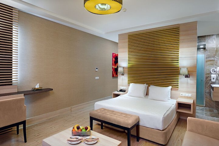 Room 16 of 273
